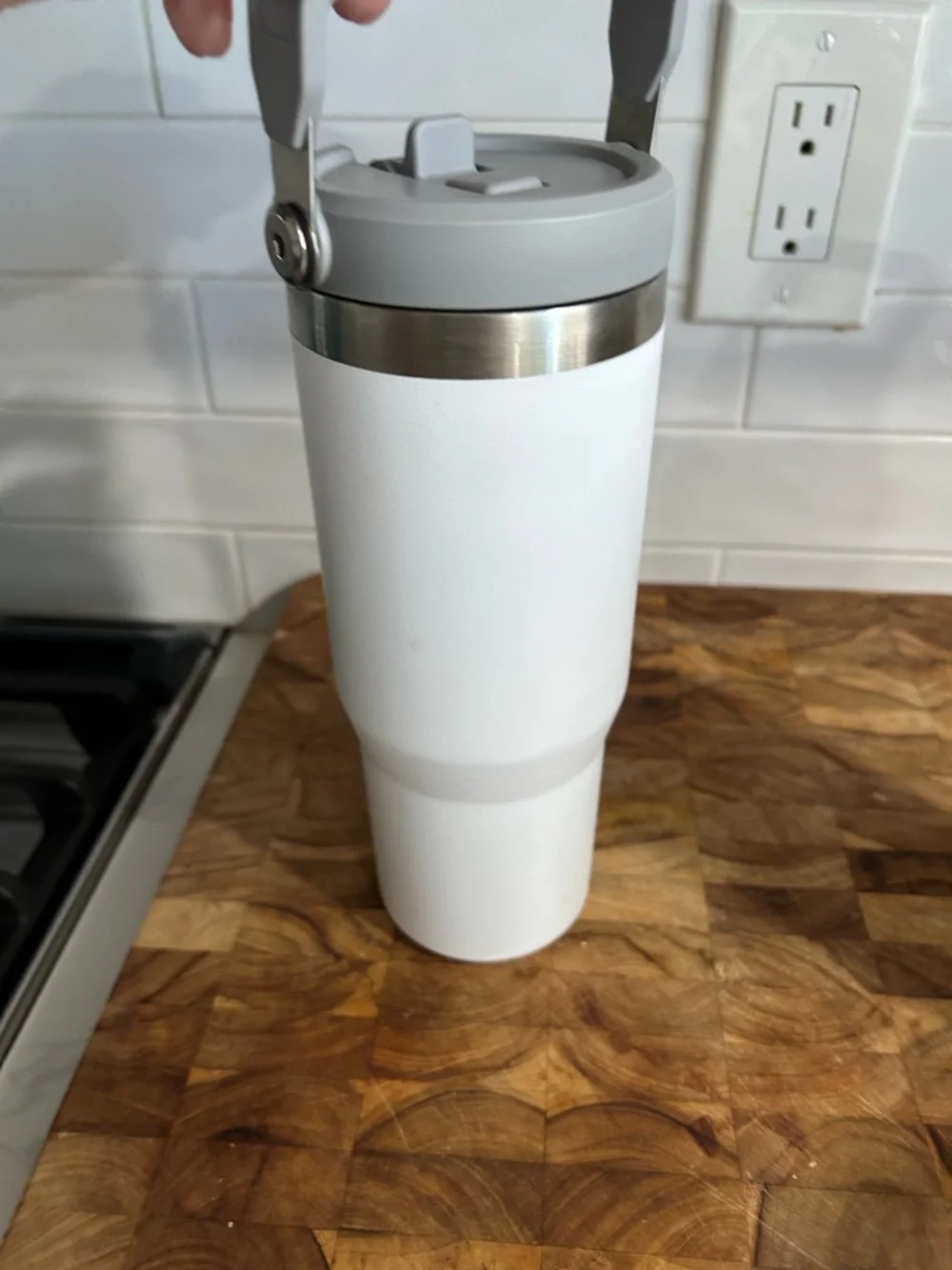 Stanley White Travel Tumbler with Gray Handle 30 oz flip top - Picture 3 of 9